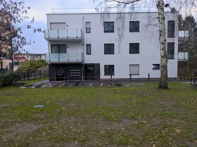 Neubau! Barrierearme 1-Zimmer+Küche Wohnung mit Balkon im ruhigen Hinterhof! — photo 1